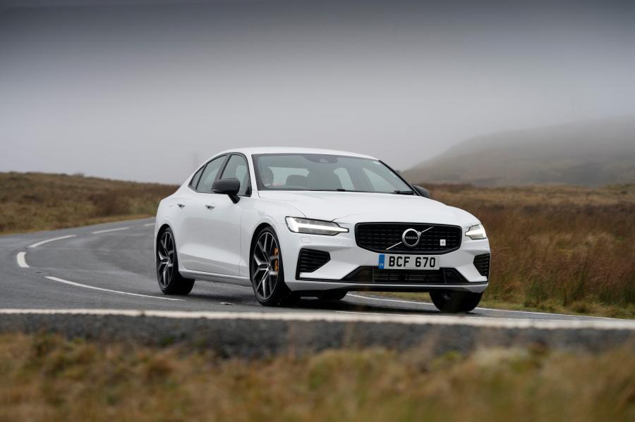  Volvo S60 T8 Polestar Engineered 2019 года  (UK) (фото 16 из 40)